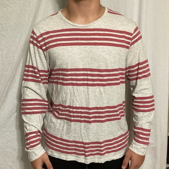 Old Navy long sleeve shirt, XL, new condition - Picture 3 of 3